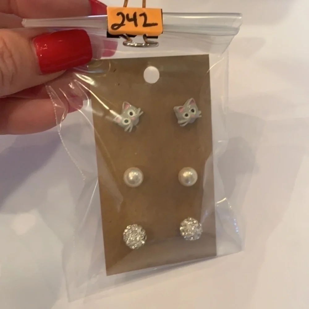 💐5/25 cat kitten faux Pearl crystal ball stud